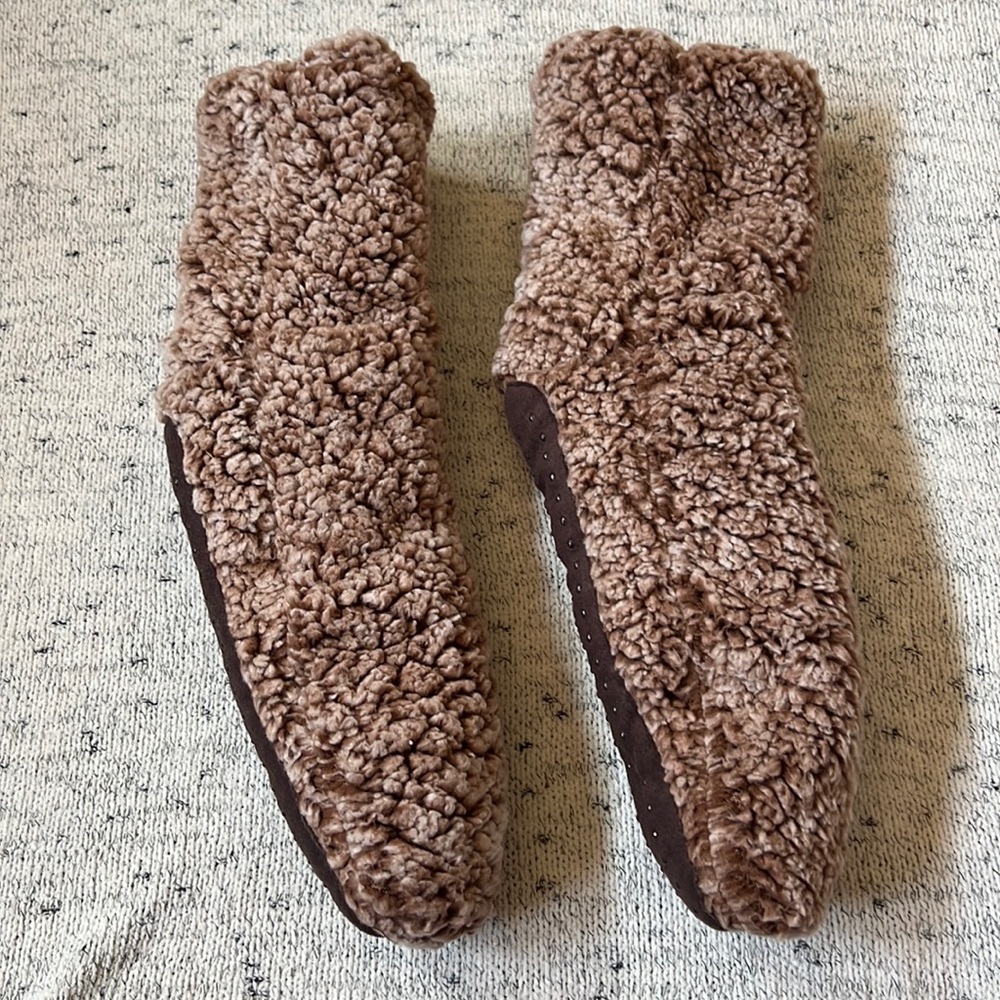 Grippy Rose & Brown Slippers